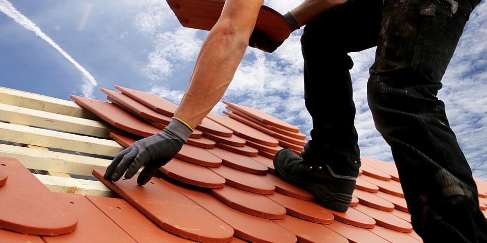 Dachsanierung Kassel: REBA IMMOBILIEN GmbH: Dachsanierung Kassel für Dachsanierungen, Dachgeschossausbau und Dachausbau Dachsanierung Kassel: REBA IMMOBILIEN GmbH: Dachsanierung Kassel für Dachsanierungen, Dachgeschossausbau und Dachausbau