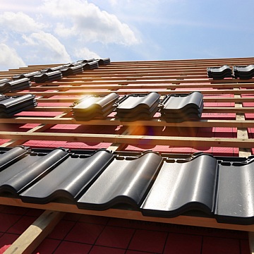 Dachdecker Kassel: REBA IMMOBILIEN GmbH: Dachdecker Kassel für Dachsanierungen, Dachgeschossausbau und Dachausbau 